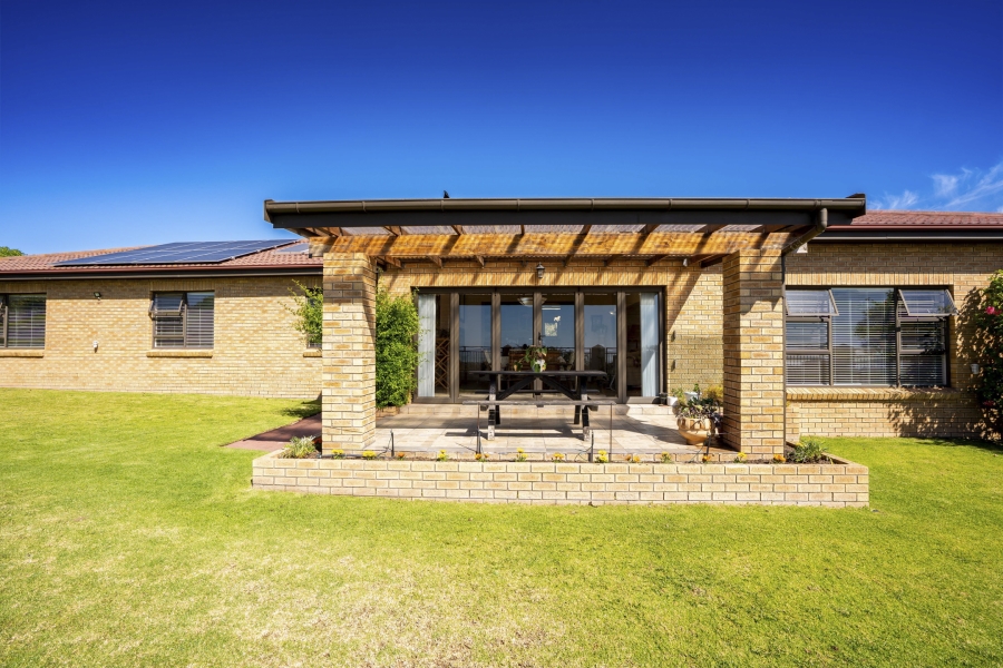 4 Bedroom Property for Sale in Myburgh Park Western Cape